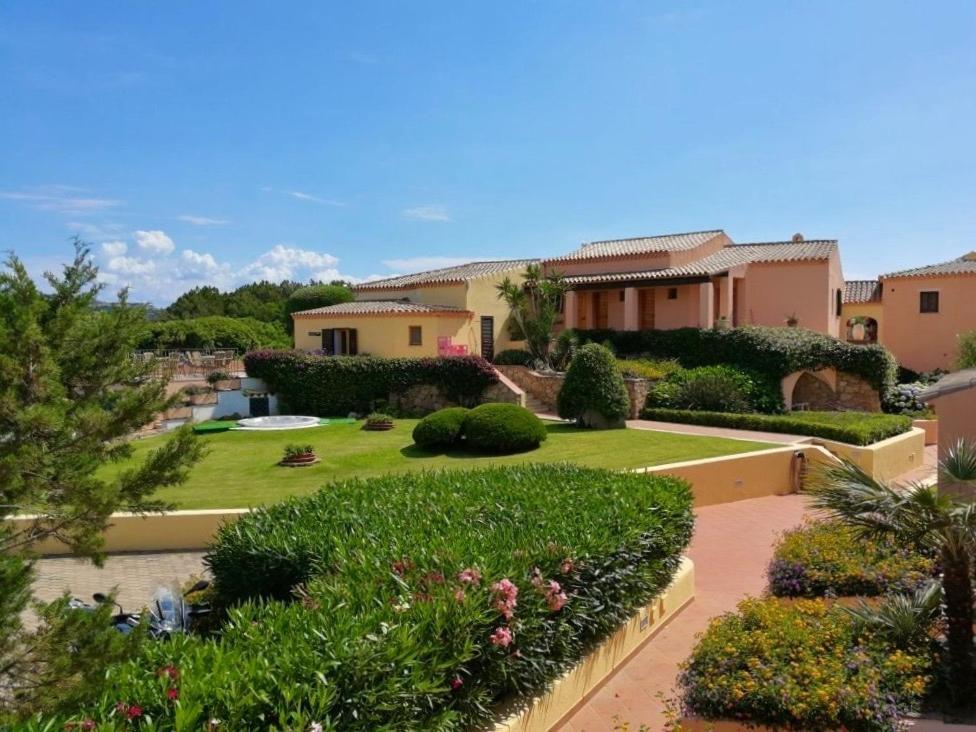 Godo Beach Hotel Baja Sardinia Exterior foto