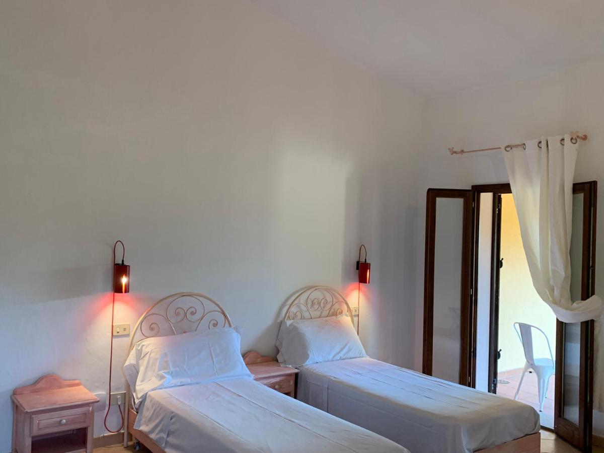 Godo Beach Hotel Baja Sardinia Exterior foto